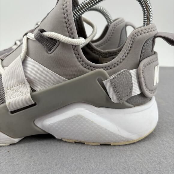 Nike Size 8.5 Womens Air Huarache City Gray AH6804-004 Sneakers Tennis Shoes - Picture 2 of 14